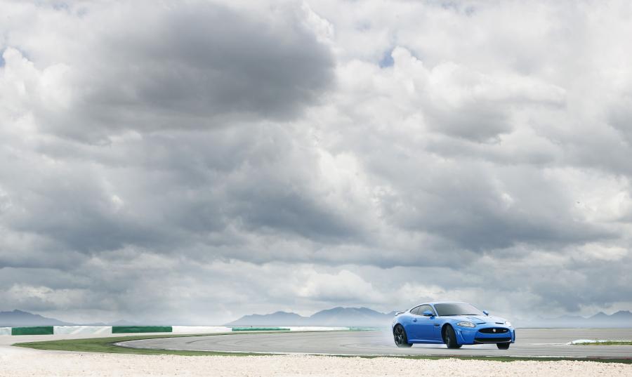  Jaguar XKR-S 2011 года  (фото 6 из 35)